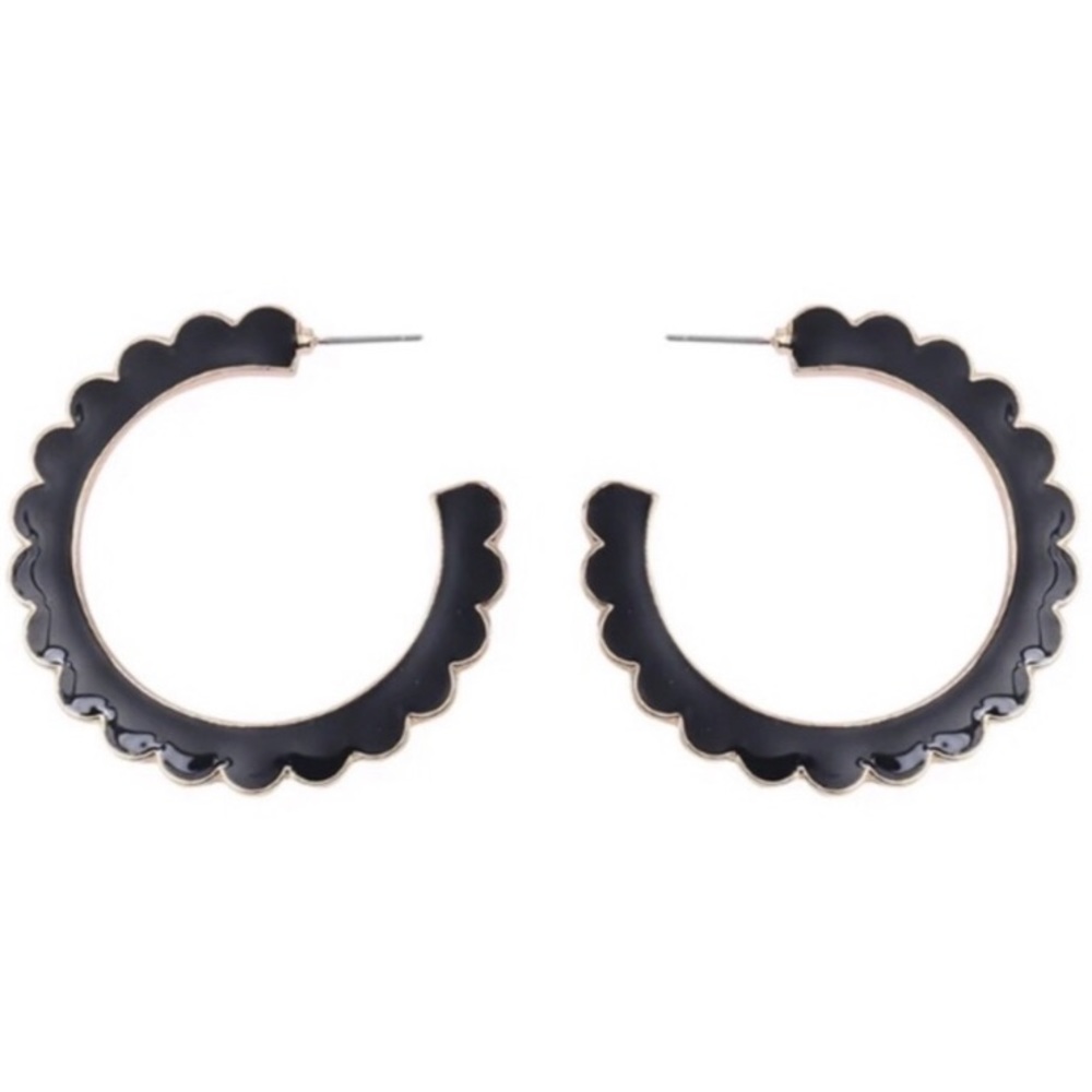 🌺Desideria Scalloped Hoops! - Picture 4 of 4